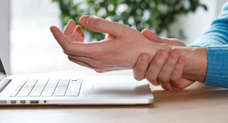 Carpal Tunnel Without Surgery: 2025 Recovery Options for Busy Professionals